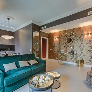 https://7-suites.hotelitalianriviera.com