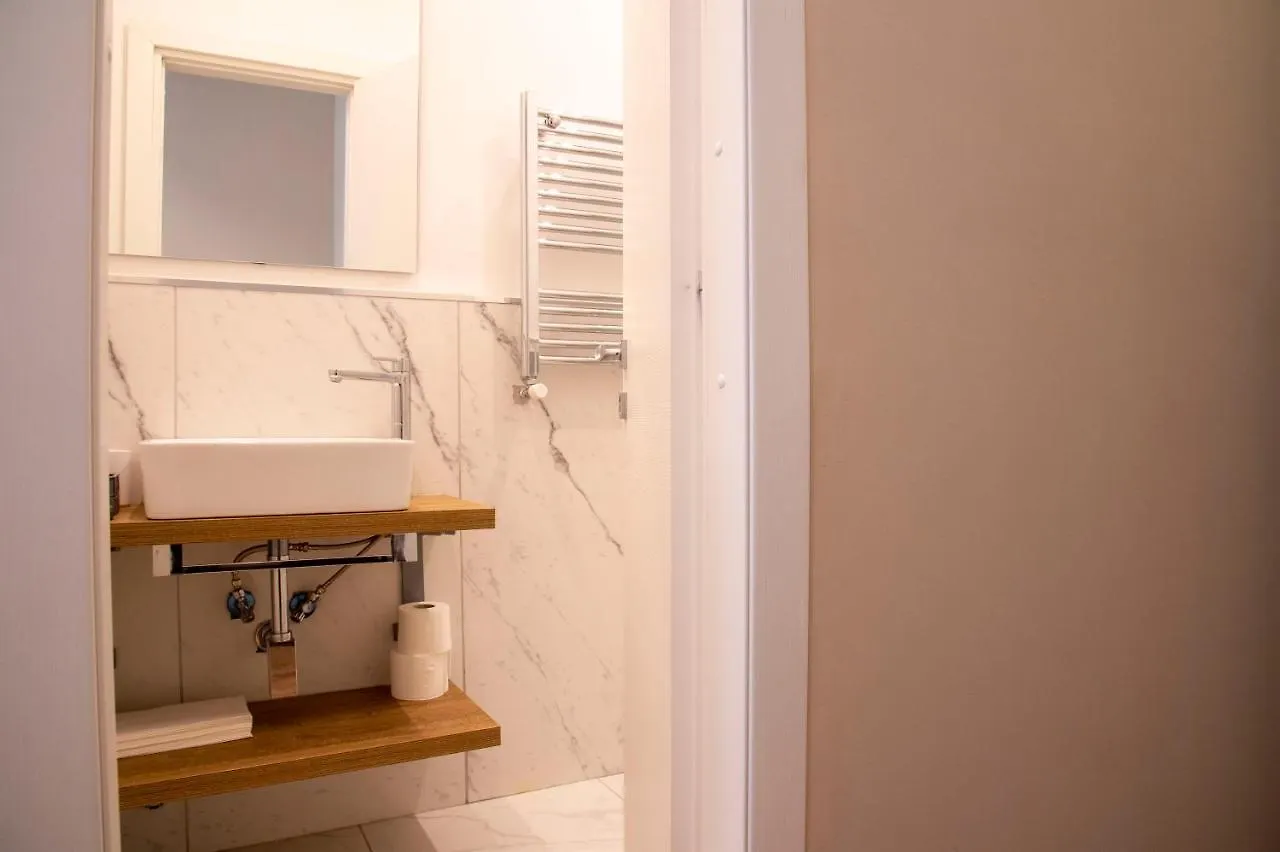 Ad Suites Tritone Roma 2*,  İtalya