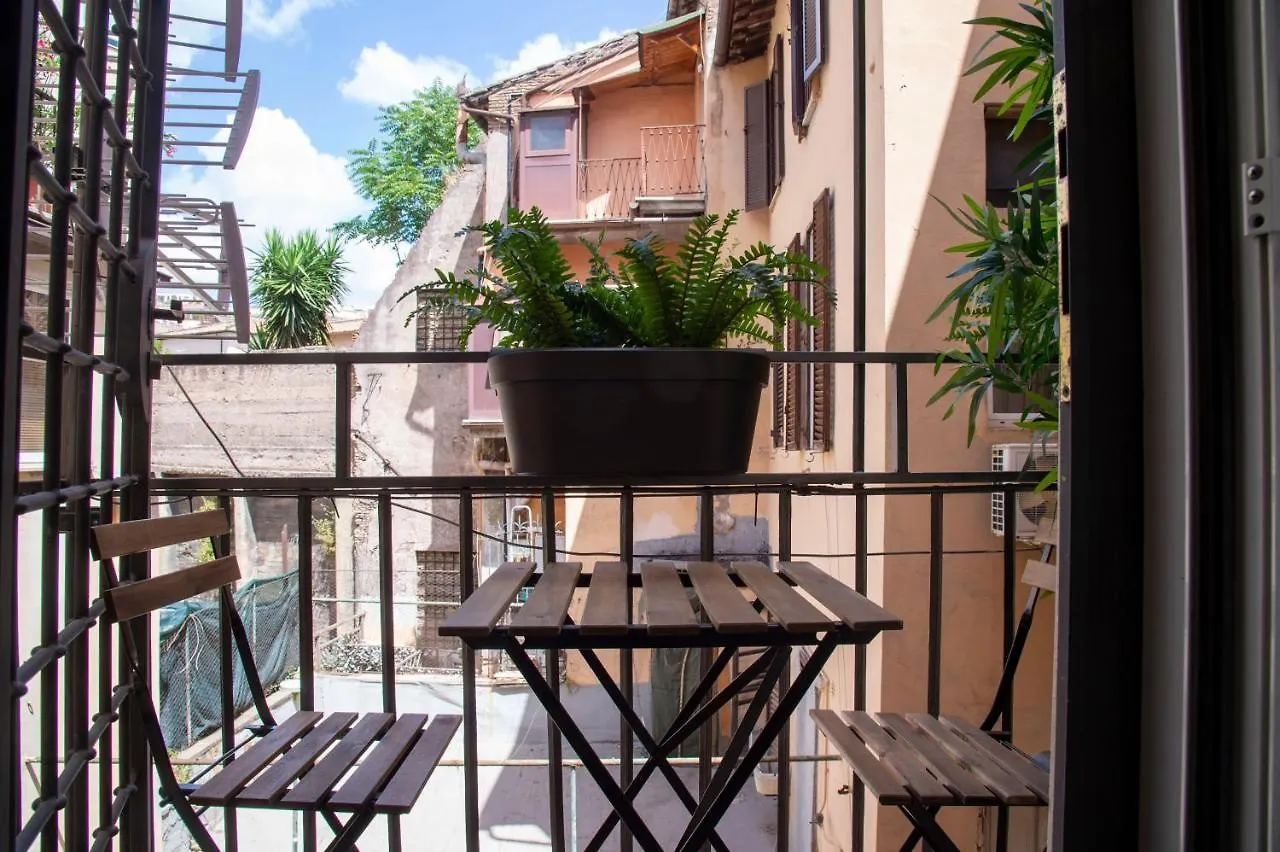 Ad Suites Tritone Rome 2*,