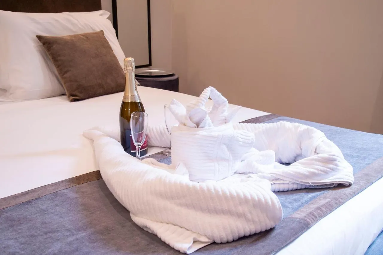 Ad Suites Tritone Rome